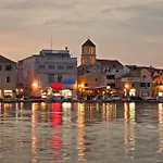 Apartamento In With Air Conditioning, Wi-fi, Washing Machine, Dishwasher 4323-5 Vodice
