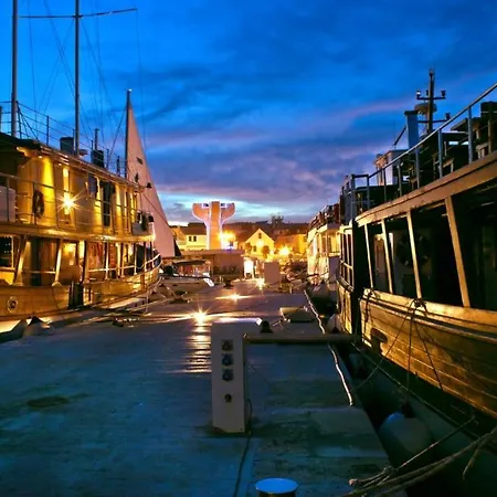 Appartamento In With Air Conditioning, Wi-fi, Washing Machine, Dishwasher 4323-5