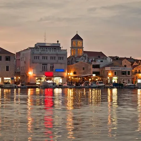 Apartman In With Air Conditioning, Wi-fi, Washing Machine, Dishwasher 4323-5 Vodice