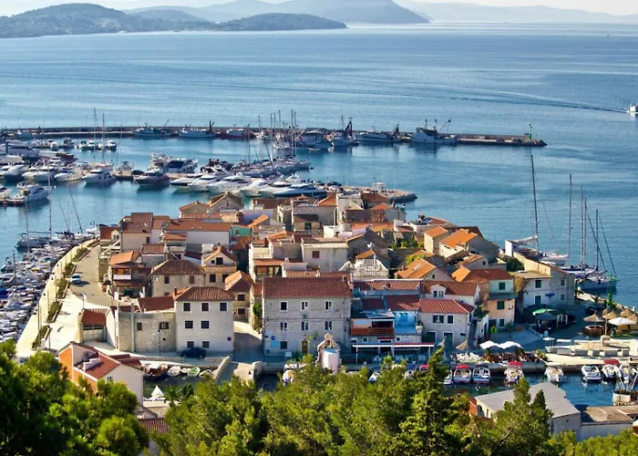 In With Air Conditioning, Wi-fi, Washing Machine, Dishwasher 4323-5 * Vodice