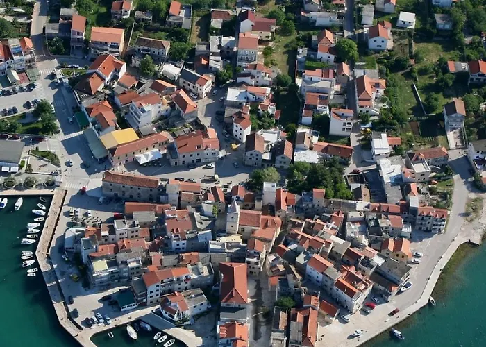 In With Air Conditioning, Wi-fi, Washing Machine, Dishwasher 4323-5 *